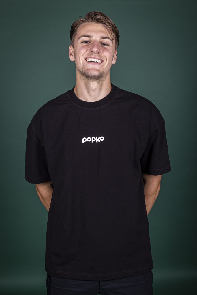 POPKO | T-shirt Stad | Zwart